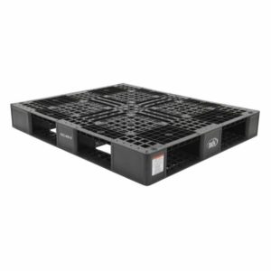 Black Polyethylene Pallet With 4 Way Entry 6600Lbs Capacity Material Handling